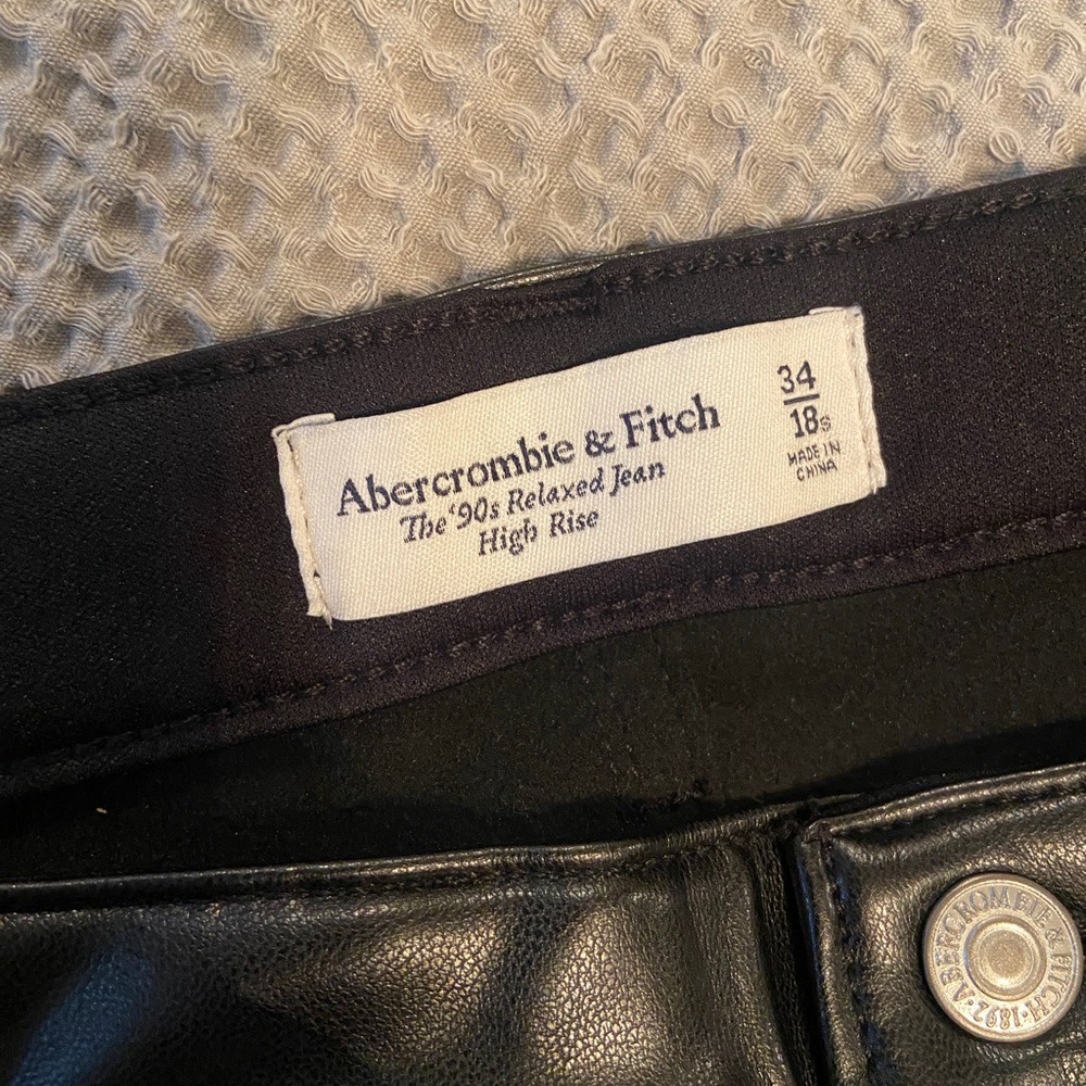 Abercrombie 90s relaxed high rise jeans mixed fabric - Picture 2 of 4